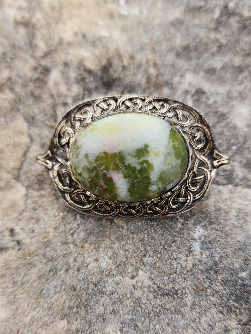 Moss Agate Green & Pink Vintage Golden Filigree Brooch Pin